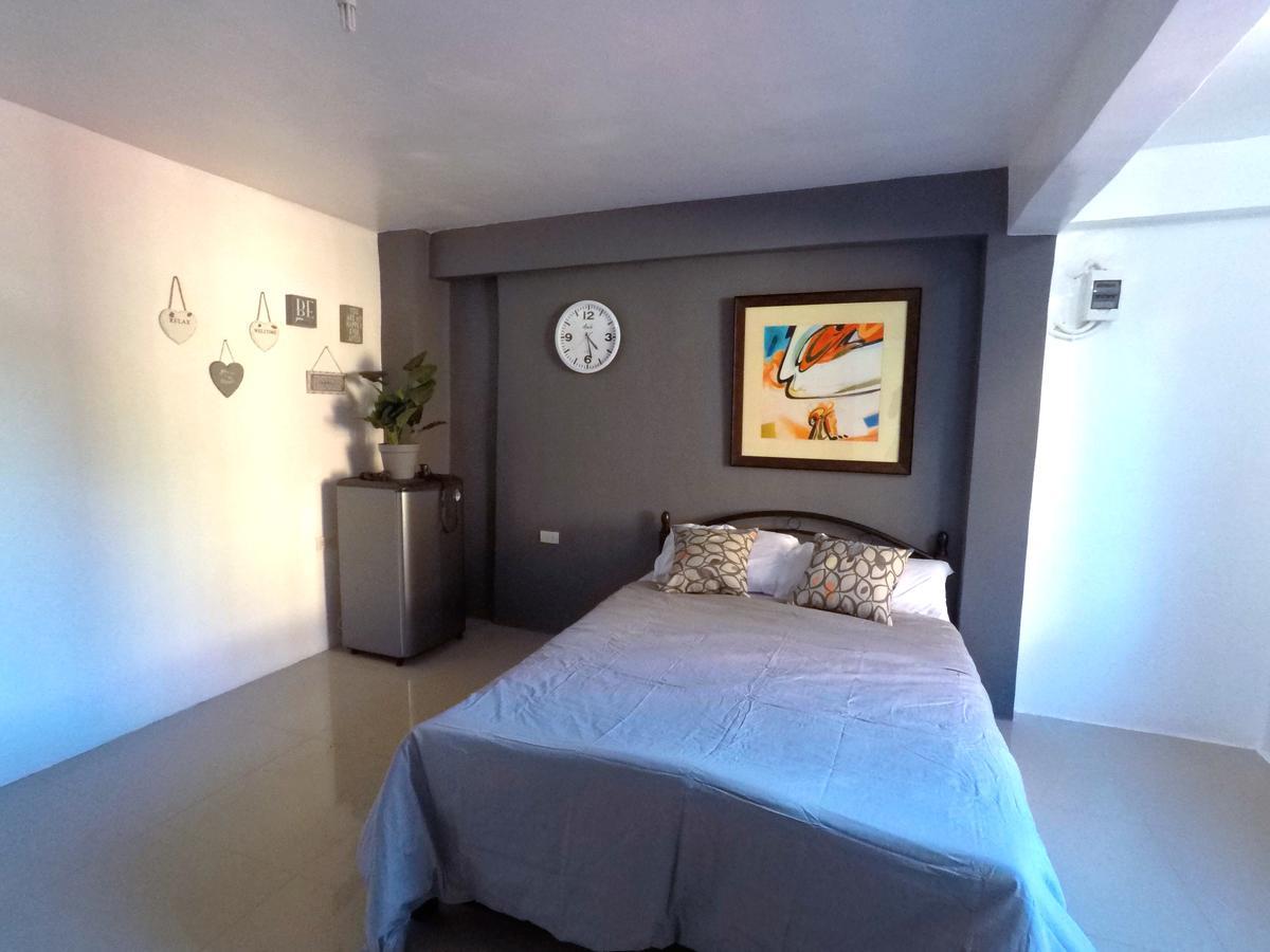 Lalyn'S Room In เกซอนซิตี้ ภายนอก รูปภาพ